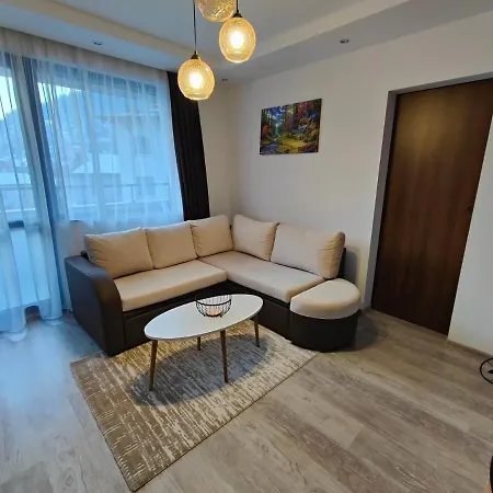 рая דירה צ'פלארה